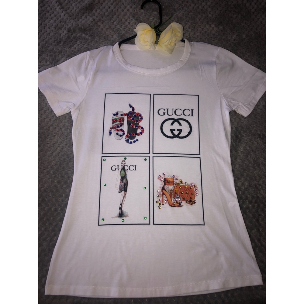 Blusa blanca con perla